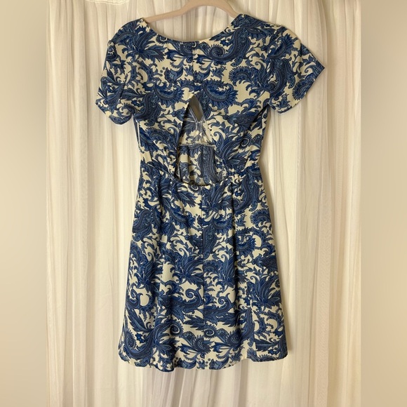Show Me Your MuMu Antiqua Stretch Ibiza Blue White Floral Dress — size Medium - Picture 6 of 6
